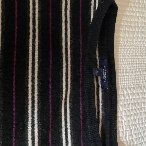Authentic Burberry Sweater - Picture 2 of 3